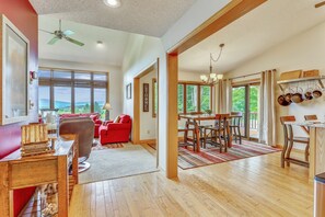 Fireplace, DVD player - Adventure is out there. Come find yours at Paradise Falls! (Canaan Valley)
