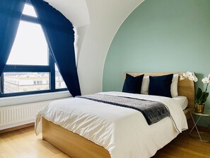 Apartamento ejecutivo | 2 dormitorios, ropa de cama de alta calidad, decoración individual