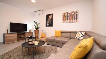 Smart TV, tavolo da calcetto