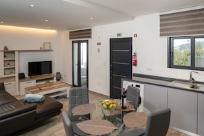 Interior - Casa ZÈ, Tranquility, a Refuge in Arco da Calheta (Arco da Calheta)