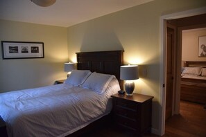 4 bedrooms, free WiFi, bed sheets - Updated Tahoe Home 4 Bedrooms2375S (South Lake Tahoe)