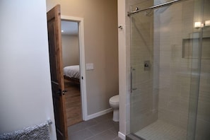 Shower, towels - Updated Tahoe Home 4 Bedrooms2375S (South Lake Tahoe)