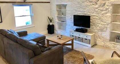 Immaculate 2-bed Loft, St Ives 2 min From Beach