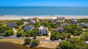 Exterior - Vacation in luxury and style with sweeping ocean views at Pearce House. (Georgetown)