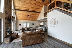 Interior - Buffalo Lodge- Lake View w/Pickleball Court (Lampe)