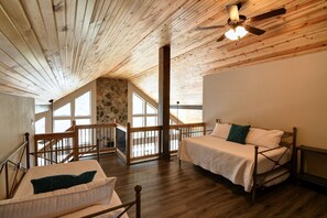 7 bedrooms, WiFi, bed sheets
