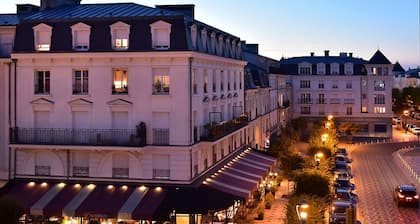 Disneyland Paris à 3mn, 7 personnes, 2 chambres.