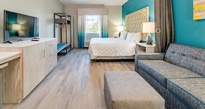 Modern King Hotel Suite