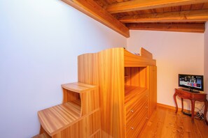 Family Apartment, 3 Bedrooms, Mountainside (Il Lago Blu Loft With Pool) | Living area