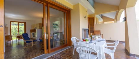 Tempat makan outdoor