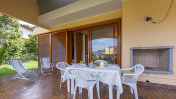 Tempat makan outdoor