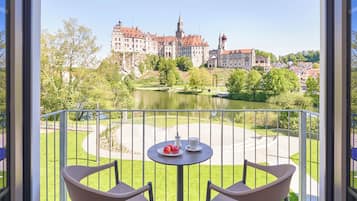 Superior Double Room Plus, Castle View | Roupas de cama antialérgicas, cofres nos quartos, cortinas blackout