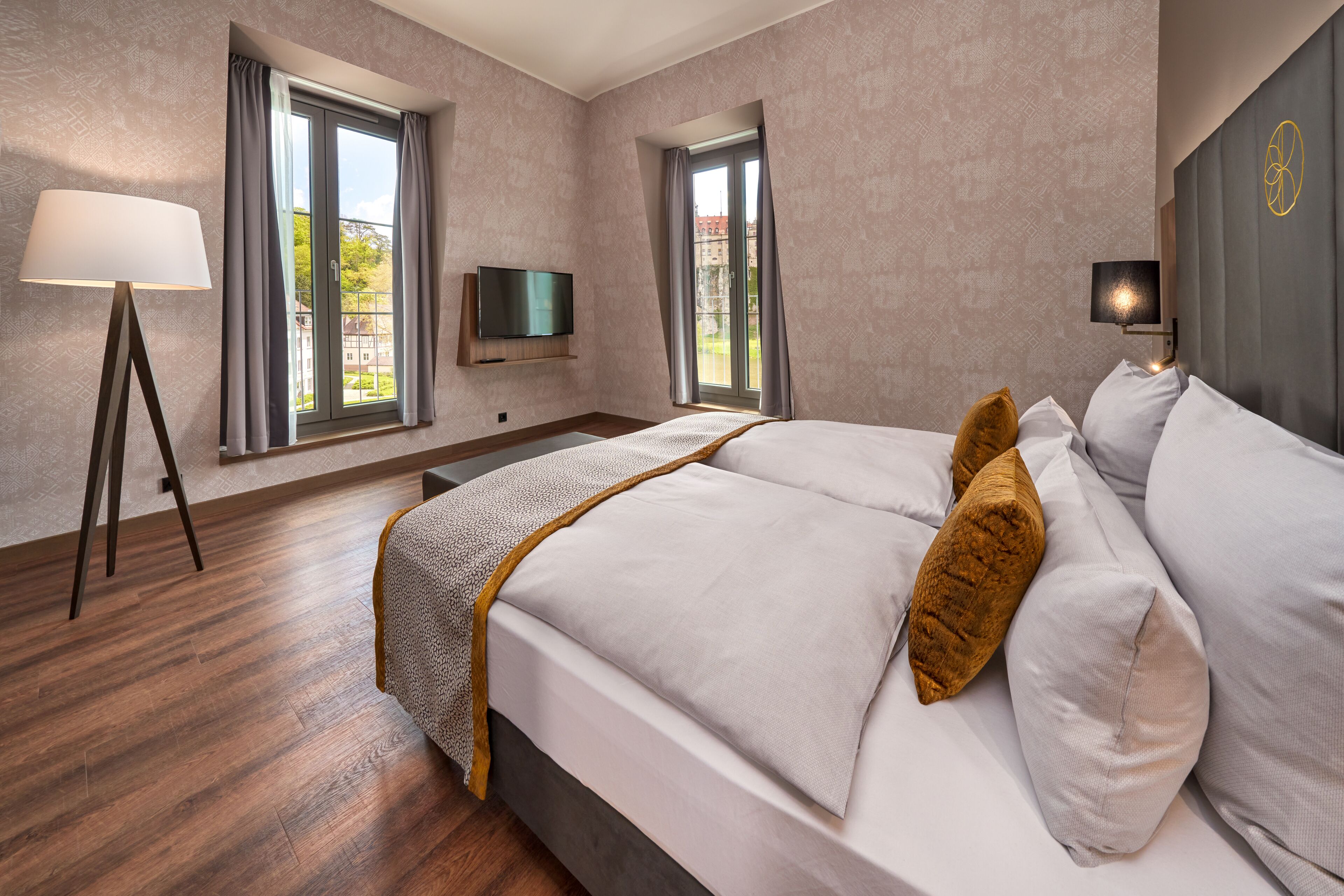 master suite | 1 bedroom, hypo-allergenic bedding, in-room safe, blackout curtains