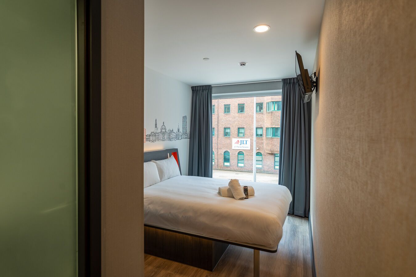 double room with window | 1 bedroom, blackout curtains, iron/ironing board, free wifi