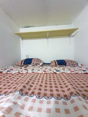 Soundproofing, iron/ironing board, free WiFi, bed sheets - My Homie Capsule Hotel (Kuala Lumpur)