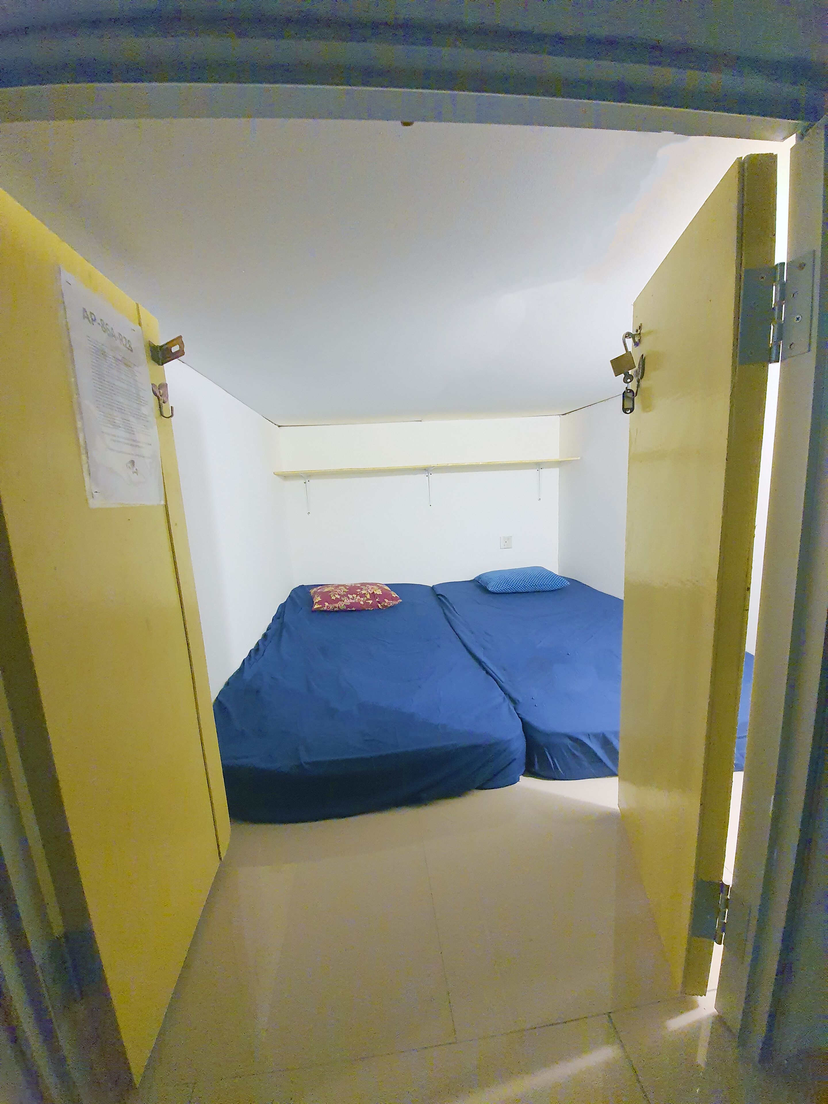 Superior Twin Capsule | Soundproofing, iron/ironing board, free WiFi, bed sheets