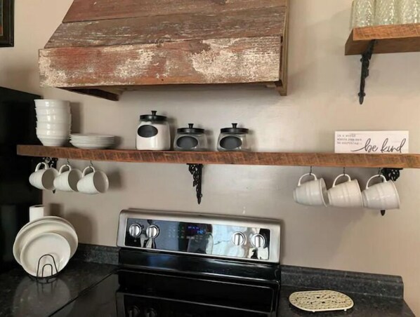 Fridge, microwave, oven, stovetop - Country Bliss (Tishomingo)