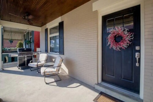 Entire Home in the PERFECT Location! UC & Downtown