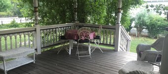 Garden Room 2 pp King Bed in the Carriage House very private