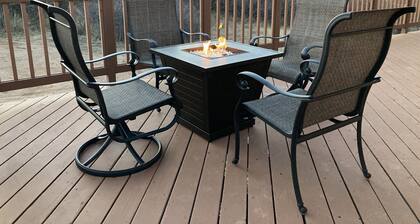 Cozy Cabin with a Mountain View