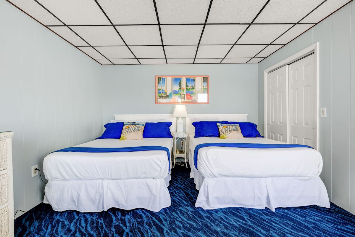 Standard-Vierbettzimmer | Kostenloses WLAN, Bettwäsche