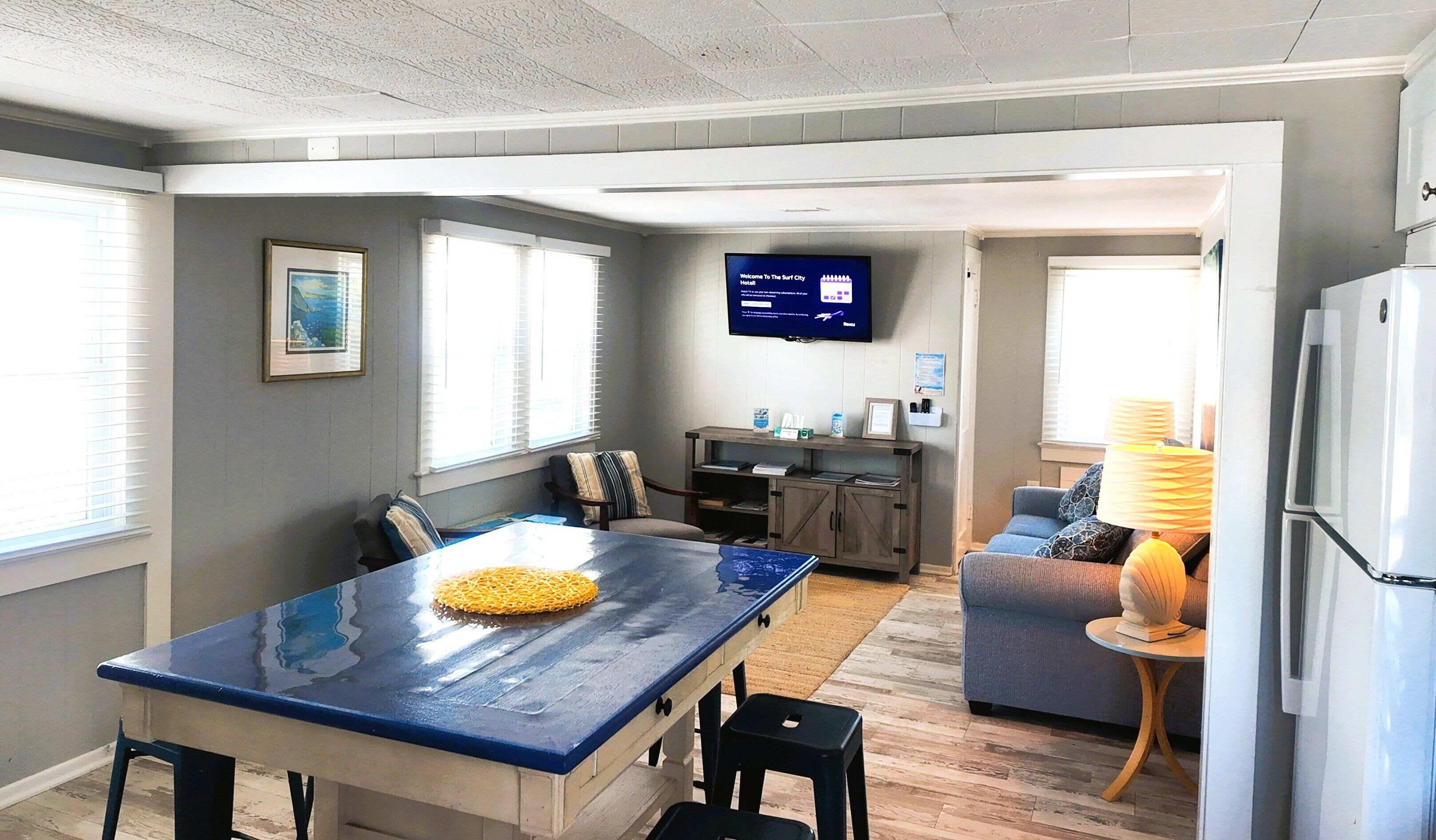 Premium Quadruple Room | Ruang tamu | 1 inci televisyen skrin rata dengan kabel, TV 