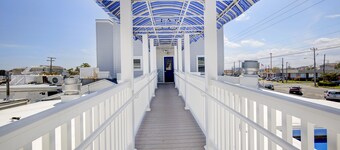 Surf City Hotel