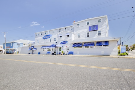 Fachada de la propiedad. Surf City Hotel