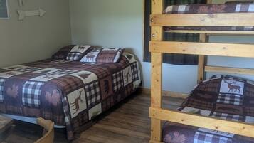 1 bedroom, free WiFi, bed sheets
