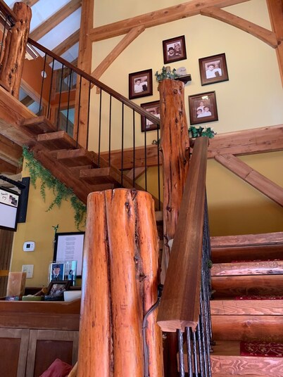 RUSTIC yet ELEGANT!  TALL TIMBERS LODGE in the Thousand Islands 