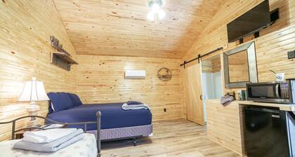 1bd rm, 1 bth, hotel style cabin w/ Mini fridge, micro, & tv, at Kick Back Ranch