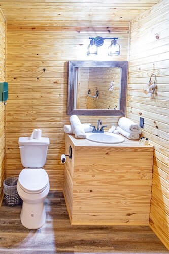 1bd rm, 1 bth, hotel style cabin w/ Mini fridge, micro, & tv, at Kick Back Ranch
