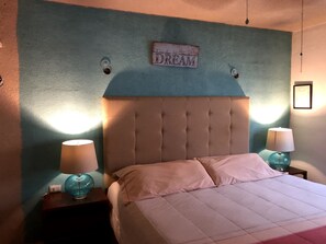 5 bedrooms, iron/ironing board, free WiFi, bed sheets