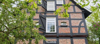 Apartment in historic Spieker on cycling / hiking routes, golf course, forest location close to A 30, 