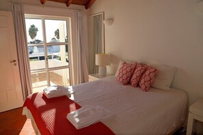 4 bedrooms, iron/ironing board, travel cot, WiFi