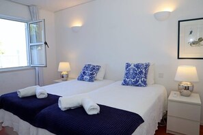 4 Schlafzimmer, Bügeleisen/Bügelbrett, Reisekinderbett, WLAN