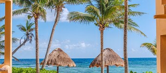 Penthouse perfection! Spectacular view of the ocean, perfect for a couple!