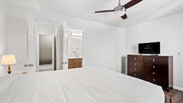 ํ์ฐ์ค, ํธ์ฌ์ด์ฆ์นจ๋ 1๊ฐ ๋ฐ ์ํ๋ฒ ๋ (5218 Beach Dr A) | 2 ๊ฐ์ ์นจ์ค