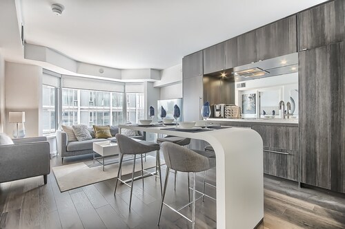 Lovely Two Bedroom, Two Bathroom Condo in Heart of Yorkville
