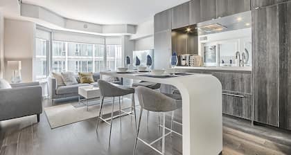 Lovely Two Bedroom, Two Bathroom Condo in Heart of Yorkville