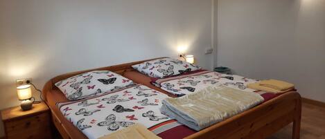 1 dormitorio, escritorio, wifi y ropa de cama