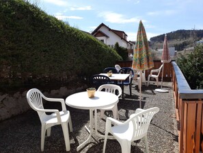 Outdoor dining - Single room 10 - Haus Waldeck (Furtwangen im Schwarzwald)