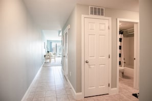 Maison (Laketown Wharf 810) | 2 chambres, Wi-Fi gratuit