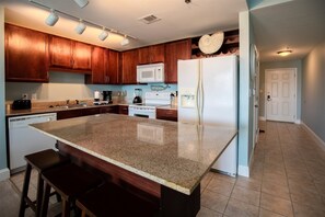 Hus (Laketown Wharf 810) | Exteriör