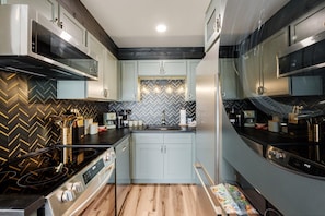 Condo, 1 King Bed with Sofa bed (The Summit 1107) | Private kitchen