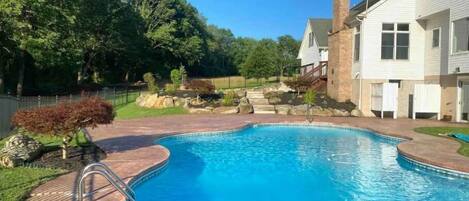 Piscine extérieure, piscine chauffée