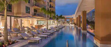 Ulkouima-allas, lämmitetty uima-allas