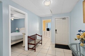 Condo, 2 Queen Beds (Moondrifter 606)