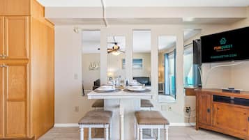 Apartamento, 1 cama de matrimonio grande (The Summit 1011) | Restauración