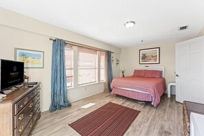 Condo, 1 grand lit et 1 canapé-lit (1302B St Thomas Square) | Extérieur